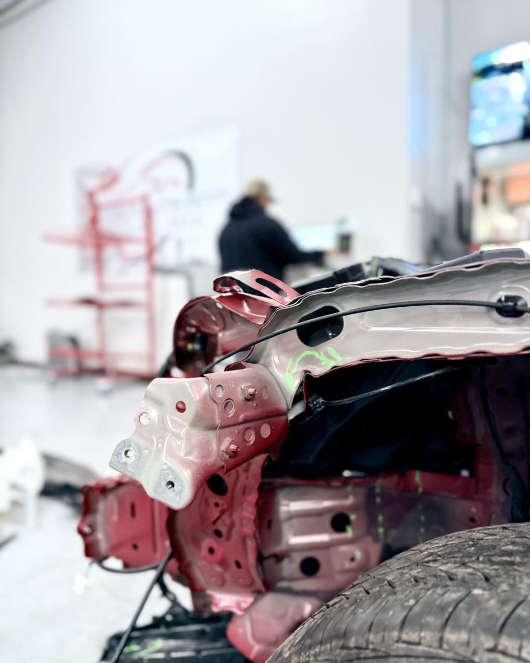 Frame and structural repair bay